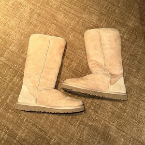 TALL UGGS